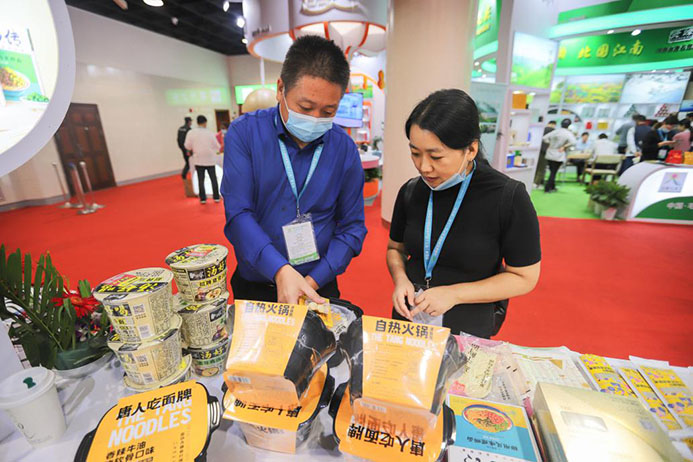 助力豫滬農(nóng)業(yè)深入合作，白象食品攜多款明星產(chǎn)品亮相上海