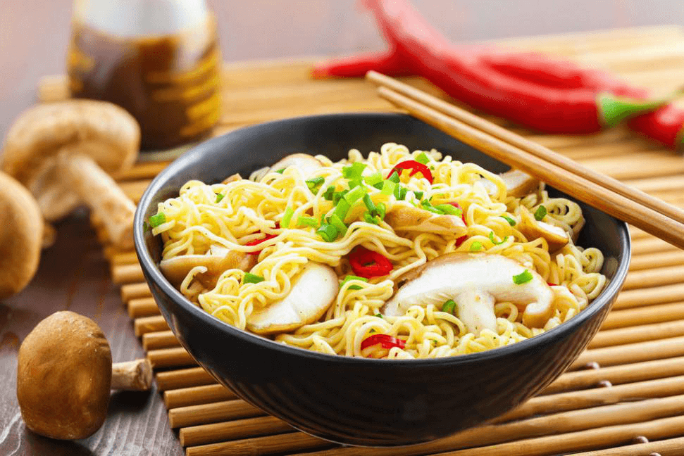 高湯熬制、營養(yǎng)美味，解碼白象食品“湯好喝高湯面”制作工藝