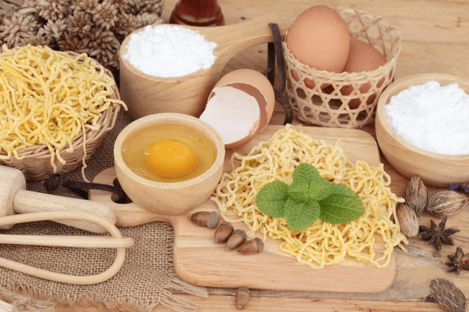 高湯熬制、營養(yǎng)美味，解碼白象食品“湯好喝高湯面”制作工藝